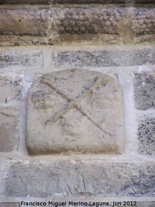 Iglesia de San Pedro - Iglesia de San Pedro. Escudo izquierdo de la portada norte