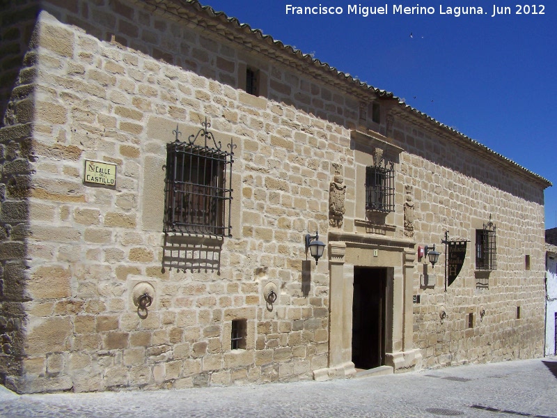 Palacio de los Melgarejo o de las Manillas - Palacio de los Melgarejo o de las Manillas. Fachada