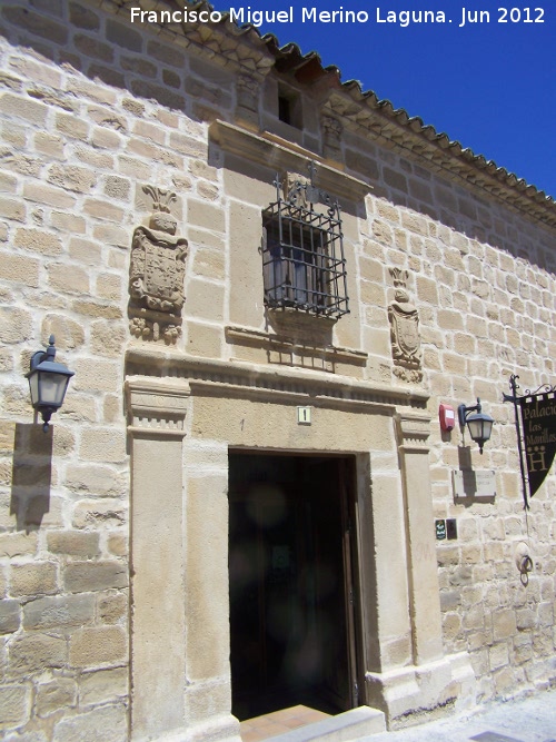 Palacio de los Melgarejo o de las Manillas - Palacio de los Melgarejo o de las Manillas. Portada
