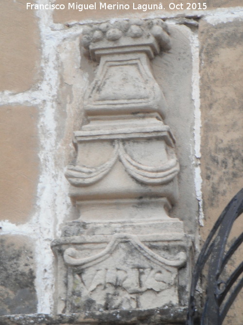 Palacio de los Moreno de Villena - Palacio de los Moreno de Villena. Pinculo izquierdo