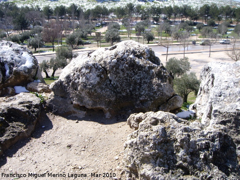 Oppidum del Cerro Miguelico - Oppidum del Cerro Miguelico. Desde lo alto de la muralla ciclopea