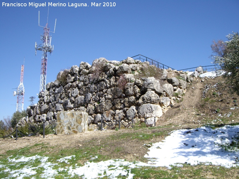 Oppidum del Cerro Miguelico - Oppidum del Cerro Miguelico. Esquina de la muralla ciclopea