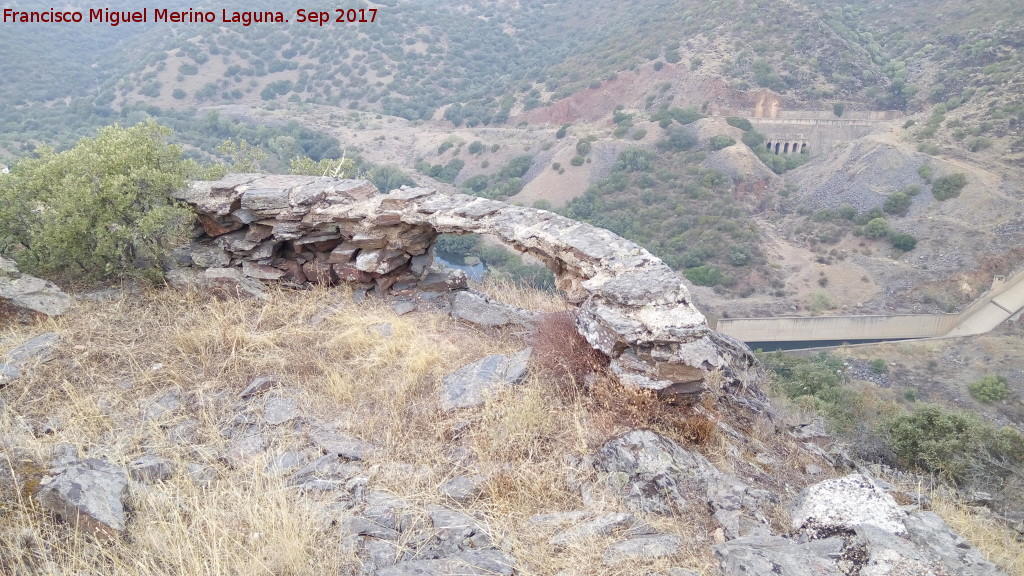 Trincheras del Cerro del Poblado de Confederacin - Trincheras del Cerro del Poblado de Confederacin. Puesto de tiro