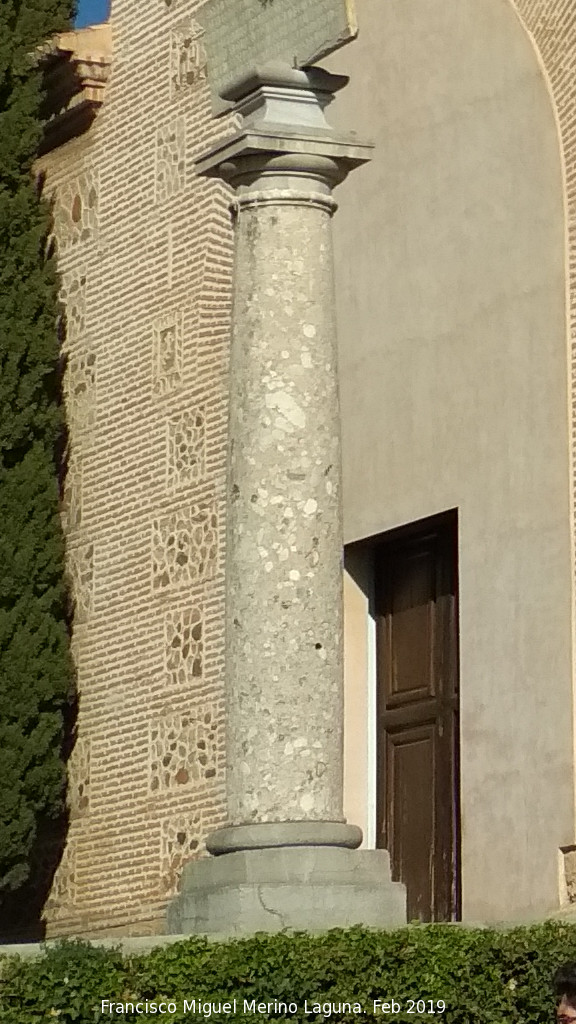 Alhambra. Columna de Santa Mara de la Alhambra - Alhambra. Columna de Santa Mara de la Alhambra. 