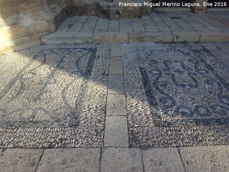 Iglesia de Santa Mara La Mayor - Iglesia de Santa Mara La Mayor. Mosaicos de la lonja