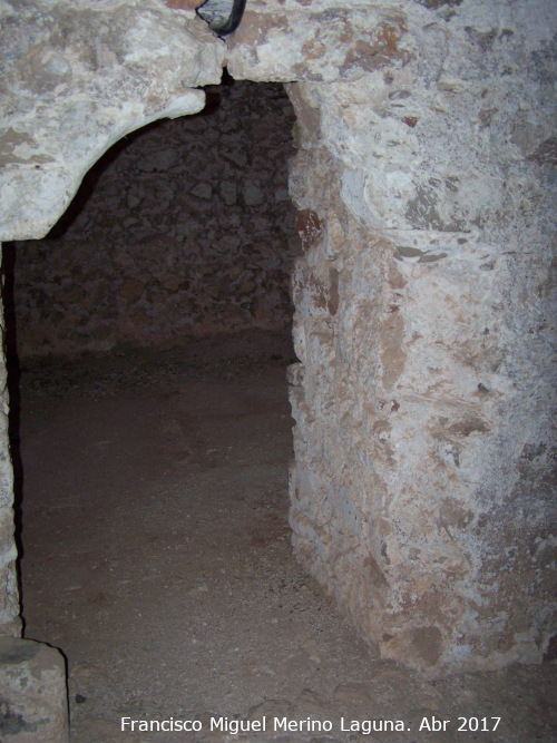 Castillo de Torres - Castillo de Torres. Puerta de los habitculos del primer piso
