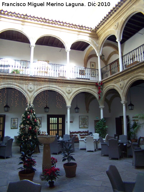 Palacio del Den Ortega - Palacio del Den Ortega. Patio