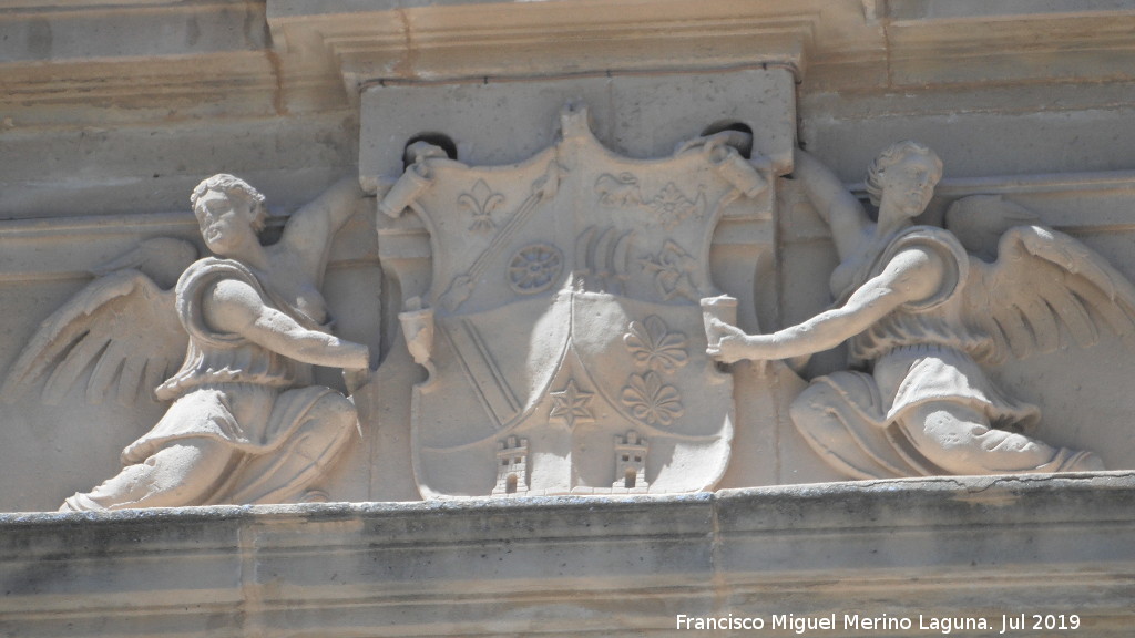 Palacio del Den Ortega - Palacio del Den Ortega. Escudo