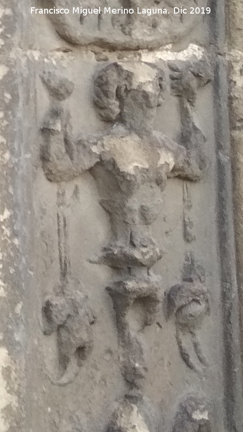 Sacra Capilla de El Salvador del Mundo - Sacra Capilla de El Salvador del Mundo. Detalle de la Portada de Santiago