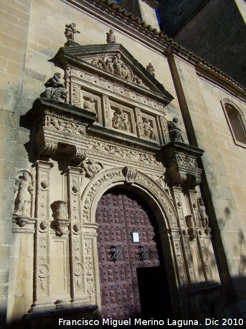 Sacra Capilla de El Salvador del Mundo - Sacra Capilla de El Salvador del Mundo. Portada de la Caridad