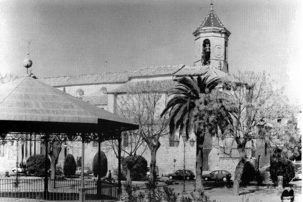 Plaza 1 de Mayo - Plaza 1 de Mayo. Foto antigua