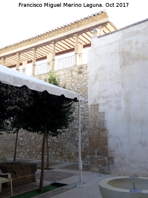 Castillo de Caravaca - Castillo de Caravaca. Murallas que dan al patio de la Casa del Capelln