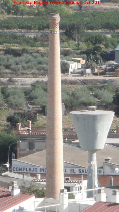 Chimenea del Camino de la Estacin - Chimenea del Camino de la Estacin. Desde el Castillo