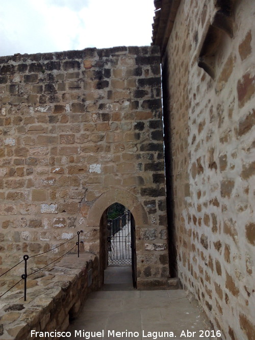 Muralla de San Lorenzo - Muralla de San Lorenzo. Paso del adarve tras el Torren de San Lorenzo