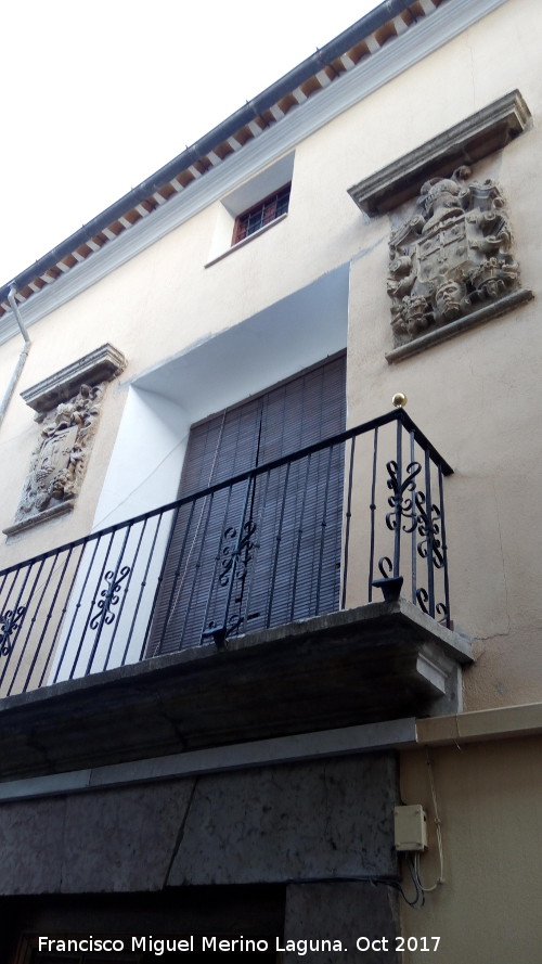 Casa de la Calle Gregorio Javier n 15 - Casa de la Calle Gregorio Javier n 15. Balcn y escudos