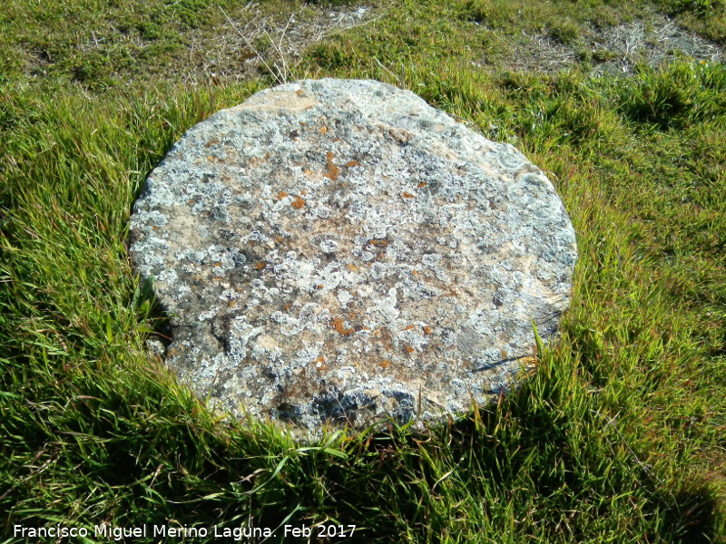 Casa solariega de San Bartolom - Casa solariega de San Bartolom. Piedra de molino