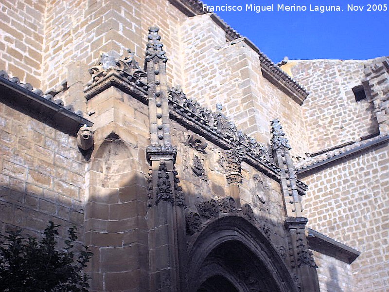 Iglesia de San Isidoro - Iglesia de San Isidoro. Portada derecha