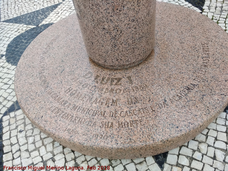 Monumento a Don Luis I - Monumento a Don Luis I. Base con inscripci�n