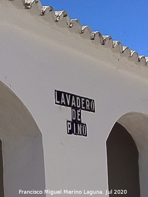Lavadero de Pino - Lavadero de Pino. Nombre en azulejos