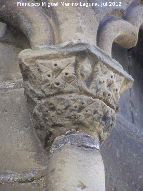 Iglesia de San Pablo. Portada de los Carpinteros - Iglesia de San Pablo. Portada de los Carpinteros. Capitel