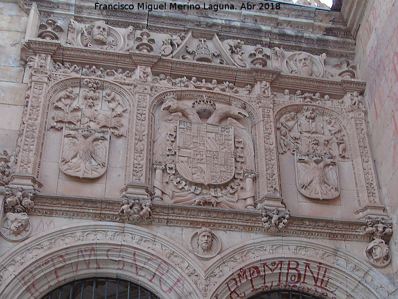 Escuelas Menores - Escuelas Menores. Escudos
