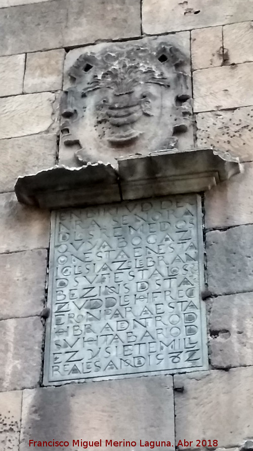 Iglesia de San Julin y Santa Basilisa - Iglesia de San Julin y Santa Basilisa. Escudo e inscripcin