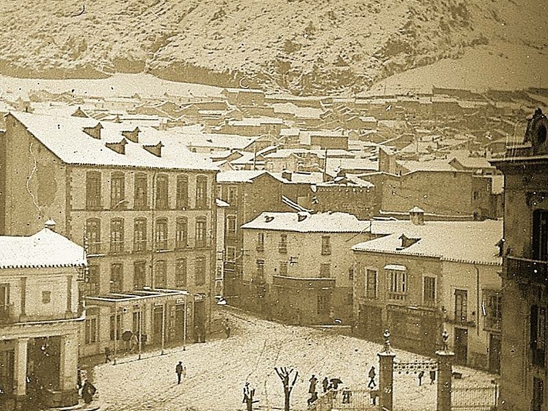 Muralla de Jan. Torren de la Calle lamos - Muralla de Jan. Torren de la Calle lamos. Foto antigua