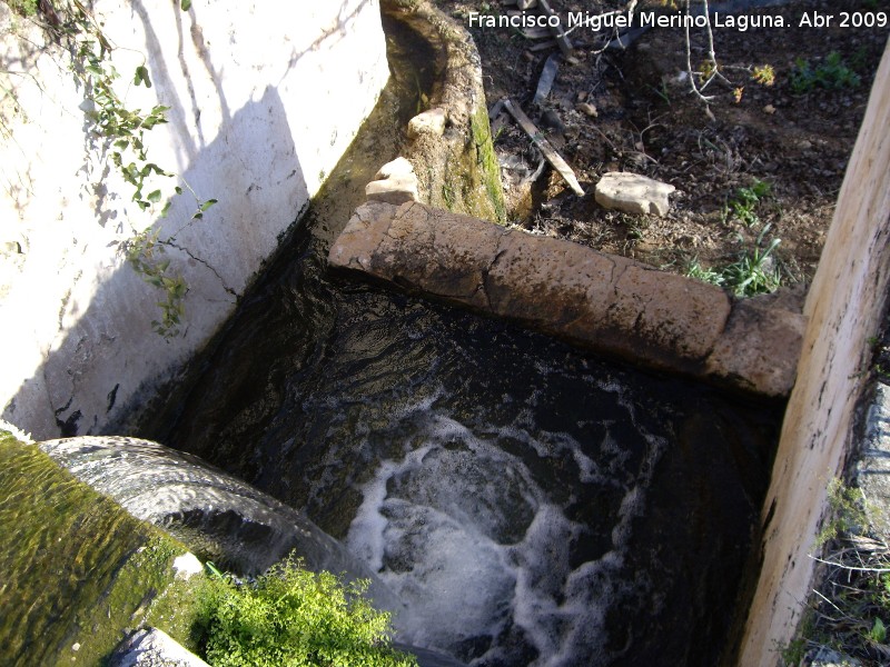 Estanque de Pedro Malena - Estanque de Pedro Malena. Rebosadero del estanque que alimenta una acequia de riego