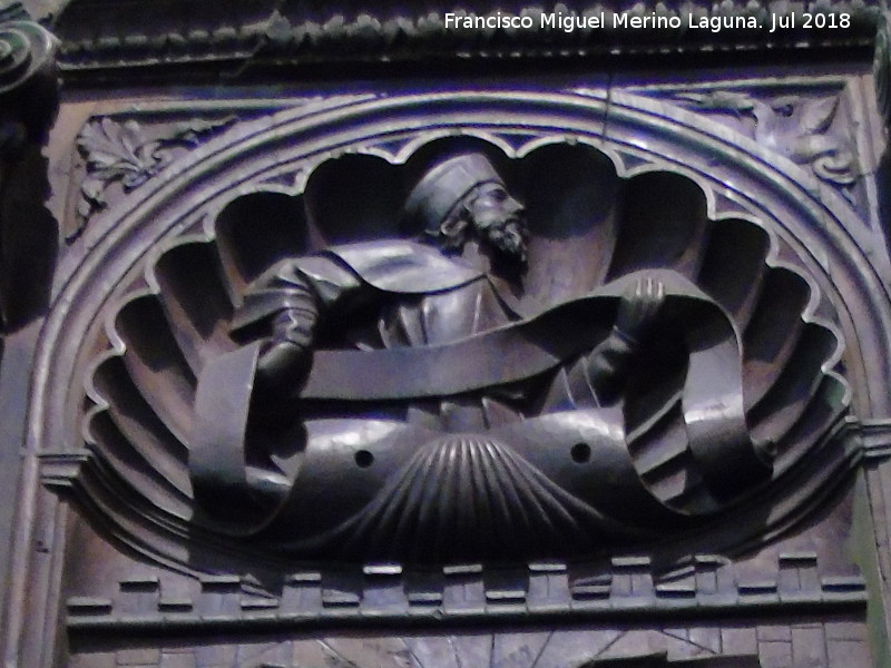 Catedral de Jan. Coro. El abrazo en la Puerta Dorada - Catedral de Jan. Coro. El abrazo en la Puerta Dorada. Venera