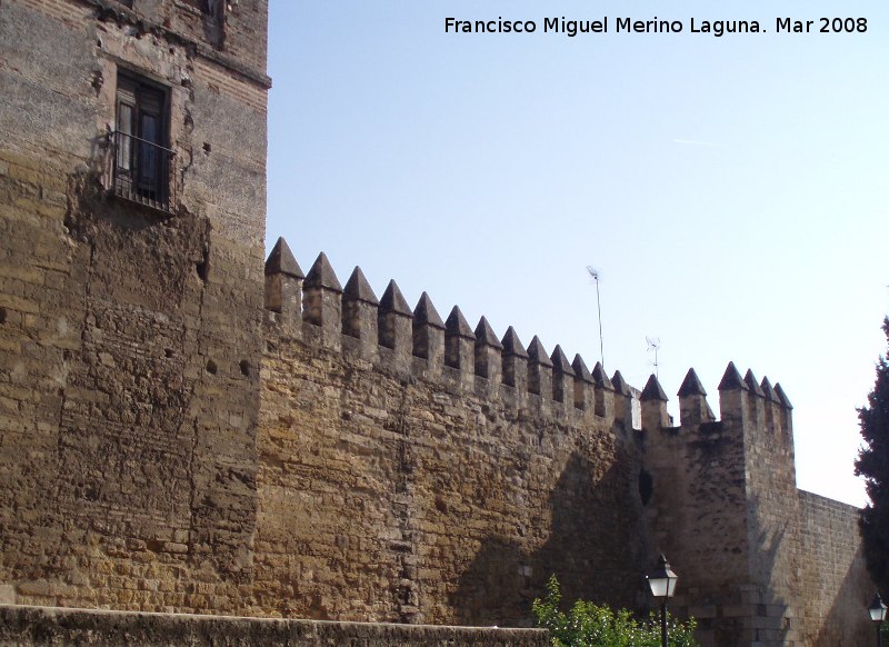 Murallas de Crdoba - Murallas de Crdoba. Almenas Calle Cairun