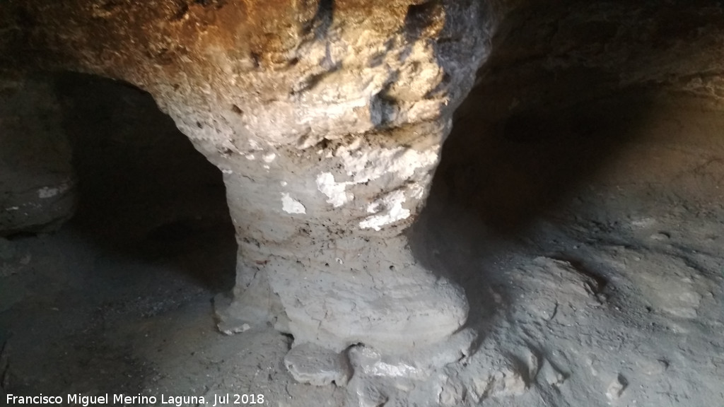 Casa Cueva Baja - Casa Cueva Baja. Columna