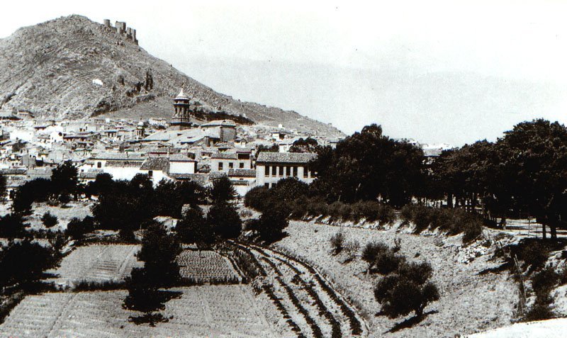 Convento de Capuchinos - Convento de Capuchinos. Huerto del Convento de Capuchinos futuro terreno del hpico. Foto antigua