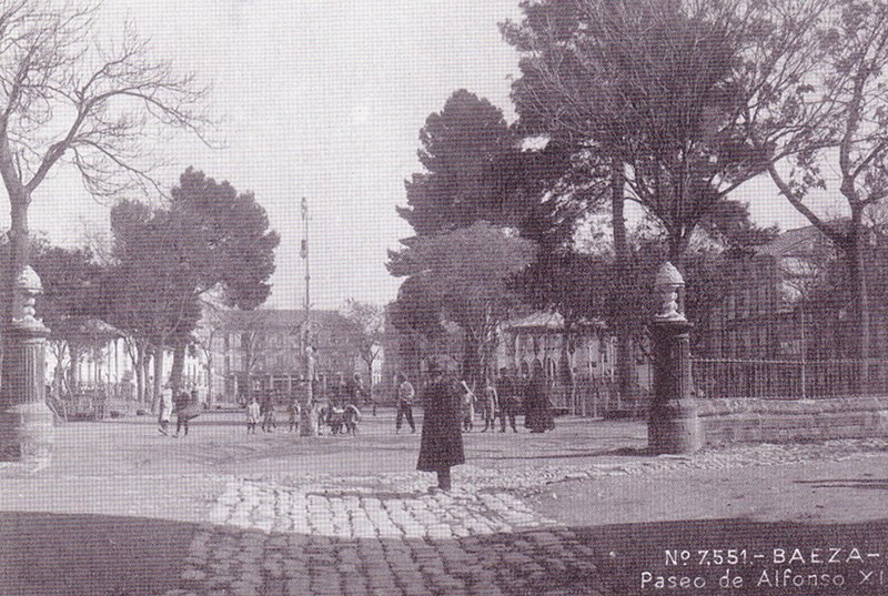 Paseo de la Constitucin - Paseo de la Constitucin. Hacia 1920. Paseo de Alfonso XII