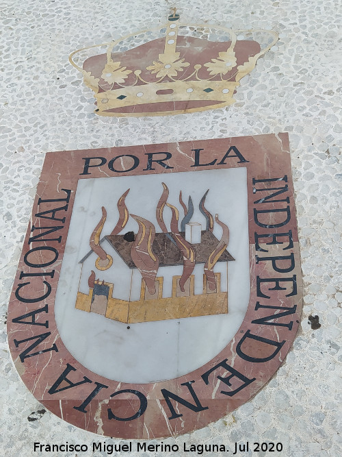Algodonales - Algodonales. Escudo en la Plaza de la Constituci�n