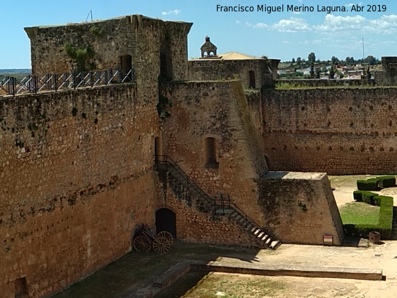 Castillo de los Guzmanes. Torre Cuadrangular Sur - Castillo de los Guzmanes. Torre Cuadrangular Sur. 