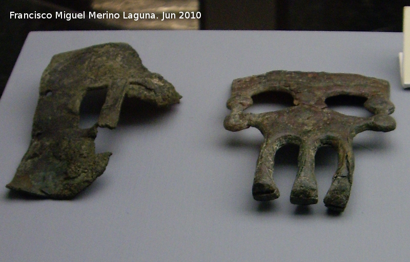 Castellones de Ceal - Castellones de Ceal. Broches de cinturn ibricos. Museo Provincial