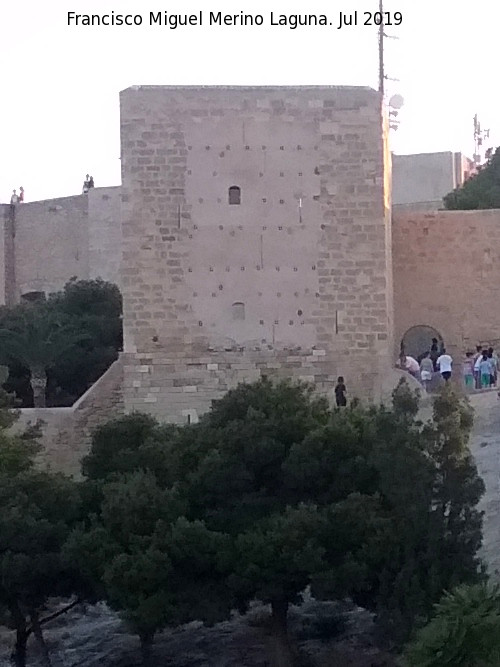 Castillo de Santa Brbara. Torre de Santa Catalina - Castillo de Santa Brbara. Torre de Santa Catalina. Desde el Baluarte del Rey