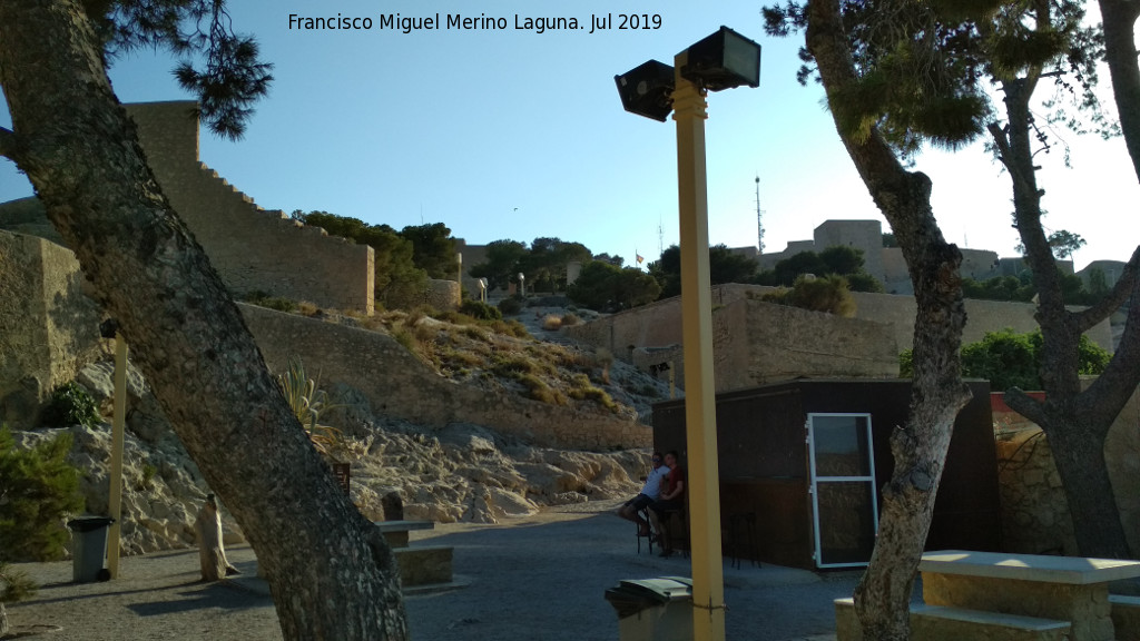 Castillo de Santa Brbara. Baluarte de la Reina - Castillo de Santa Brbara. Baluarte de la Reina. Vistas del castillo