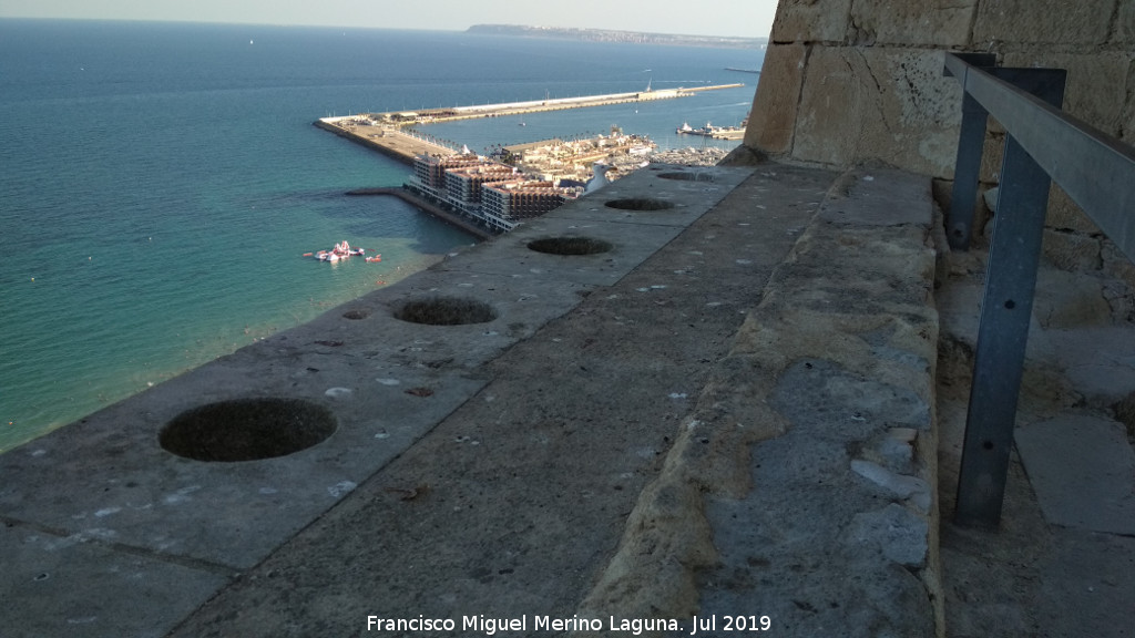 Castillo de Santa Brbara. Baluarte de la Reina - Castillo de Santa Brbara. Baluarte de la Reina. Letrinas