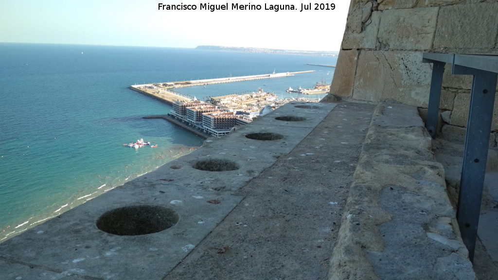 Castillo de Santa Brbara. Baluarte de la Reina - Castillo de Santa Brbara. Baluarte de la Reina. Letrinas