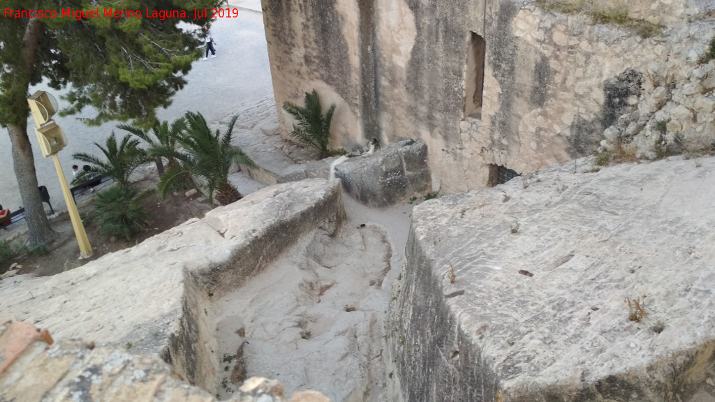 Castillo de Santa Brbara. Cuerpo de Ingenieros - Castillo de Santa Brbara. Cuerpo de Ingenieros. Camino tallado en la roca