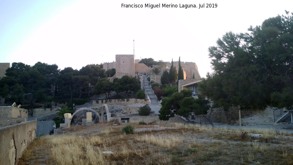 Castillo de Santa Brbara. Baluarte del Rey - Castillo de Santa Brbara. Baluarte del Rey. Vistas del castillo