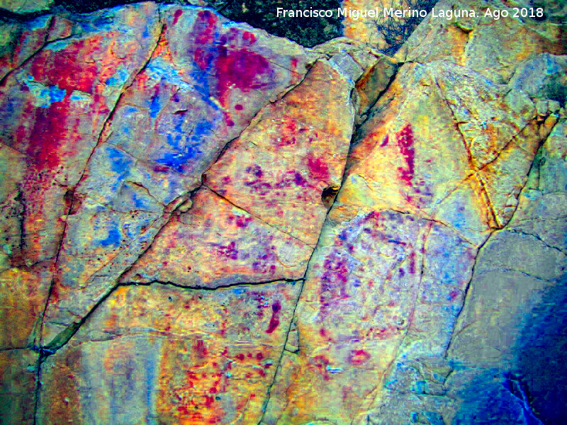 Pinturas rupestres de la Raspa de Piedra Redonda III - Pinturas rupestres de la Raspa de Piedra Redonda III. Tratada con Dstretch