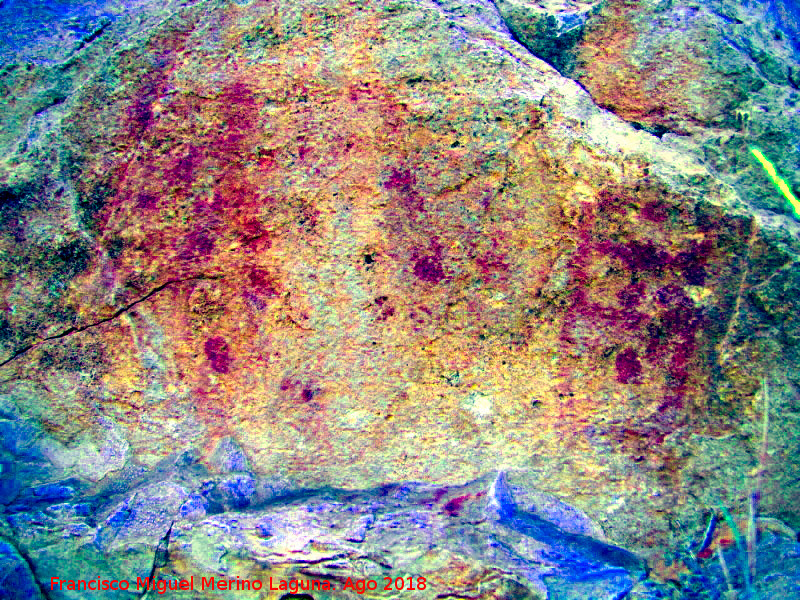 Pinturas rupestres de la Raspa de Piedra Redonda III - Pinturas rupestres de la Raspa de Piedra Redonda III. Tratada con Dstretch
