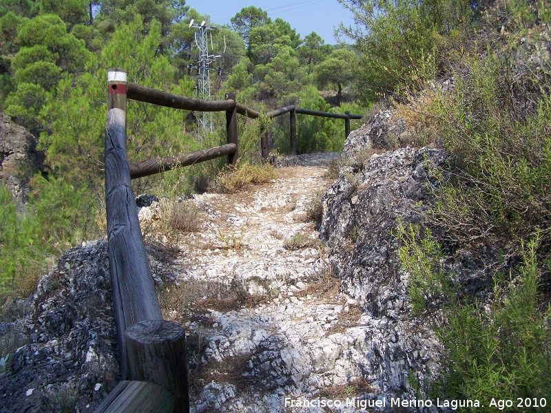 Ro Trujala - Ro Trujala. Ruta por el ro que pasa por el puente romano de Romilln