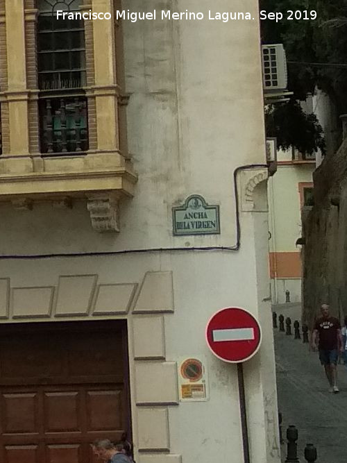 Calle Ancha de la Virgen - Calle Ancha de la Virgen. Placa
