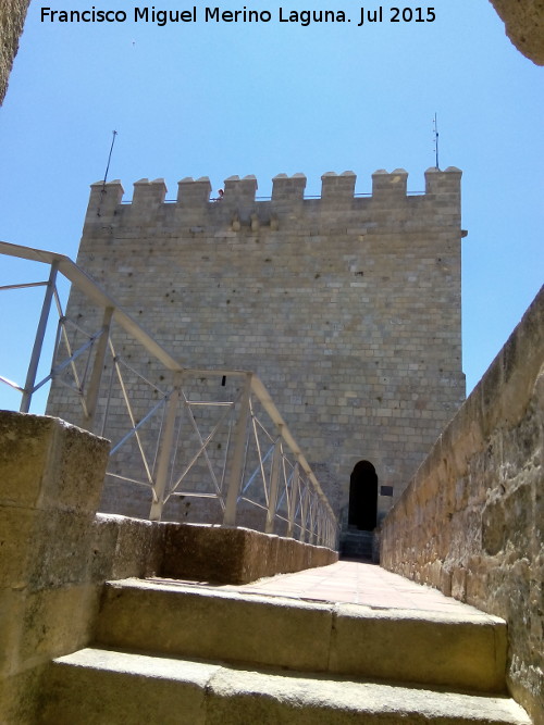 La Mota. Torre del Homenaje - La Mota. Torre del Homenaje. Entrada desde el adarve