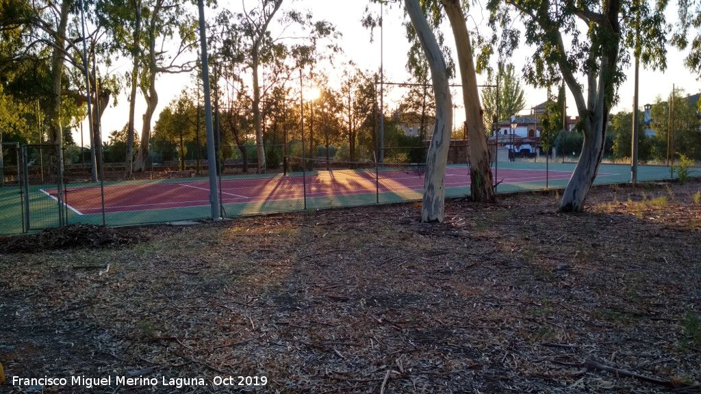 Colonia Francesa de la Cruz - Colonia Francesa de la Cruz. Pista de tenis