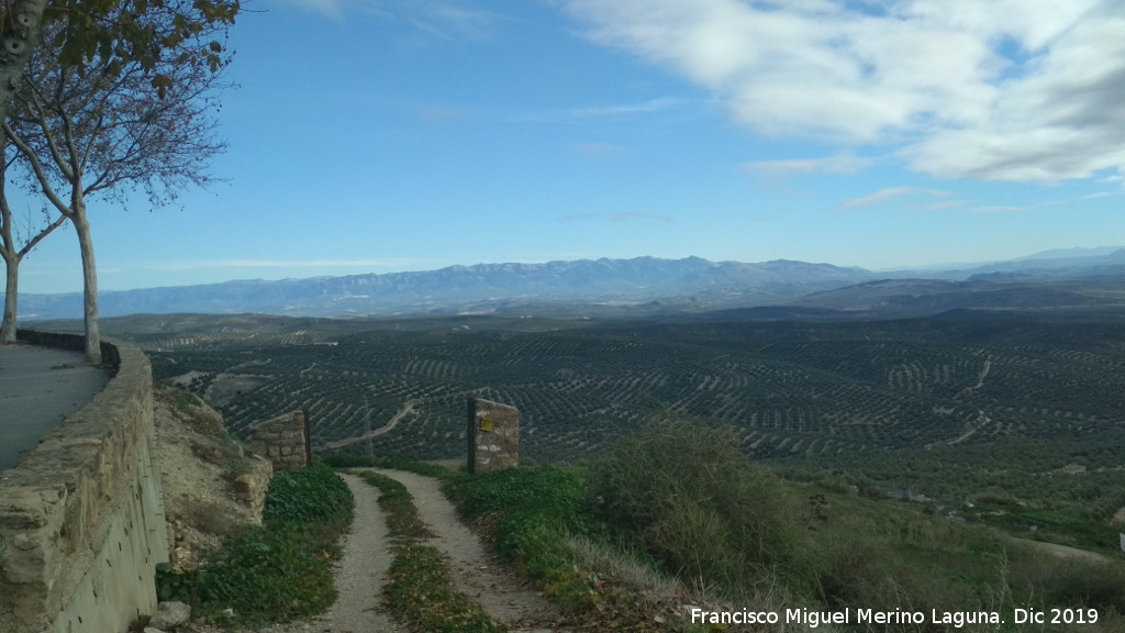 Calle Redonda de Miradores - Calle Redonda de Miradores. Vistas hacia la Sierra de Cazorla Segura y las Villas