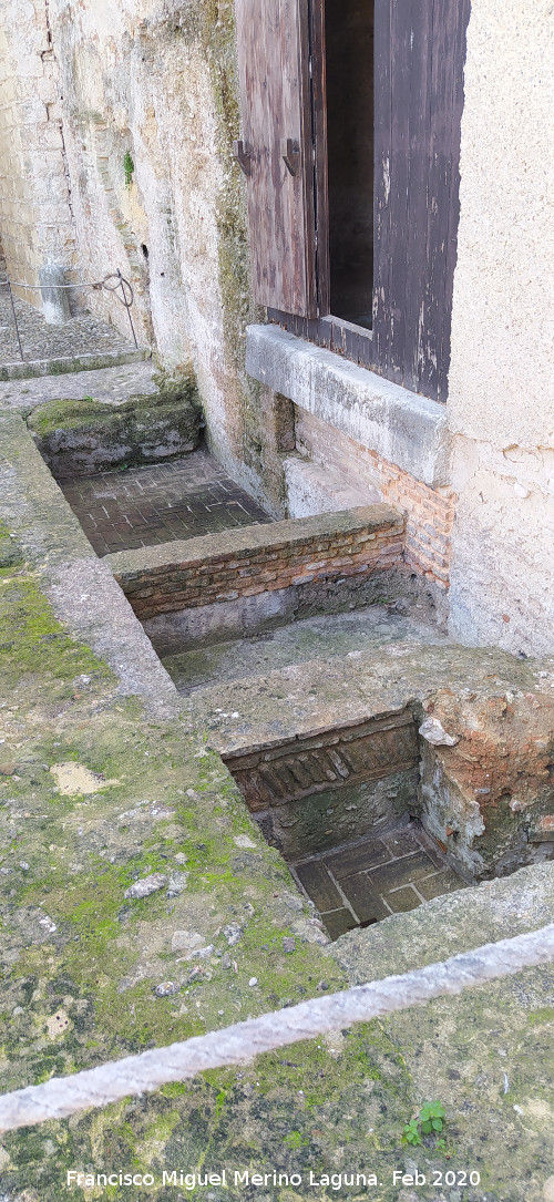 Alc�zar de Jerez. Ba�os �rabes - Alc�zar de Jerez. Ba�os �rabes. Suelo original del exterior a los ba�os junto a la puerta de los Cristianos